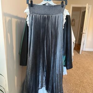 Elie Tahari Gray Pleated Midi Skirt